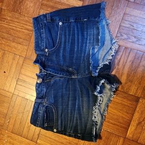Size 6 Tomgirl Shortie American Eagle